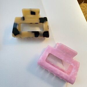 lululemon Tortoiseshell and pink Hair Claw Clips